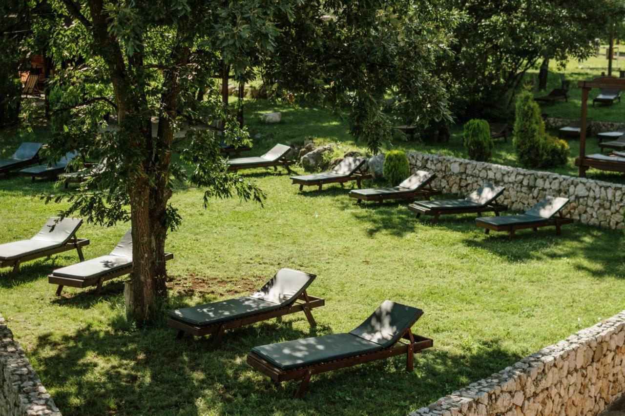 Hotel Etno Centar Balasevic Boljevac ภายนอก รูปภาพ