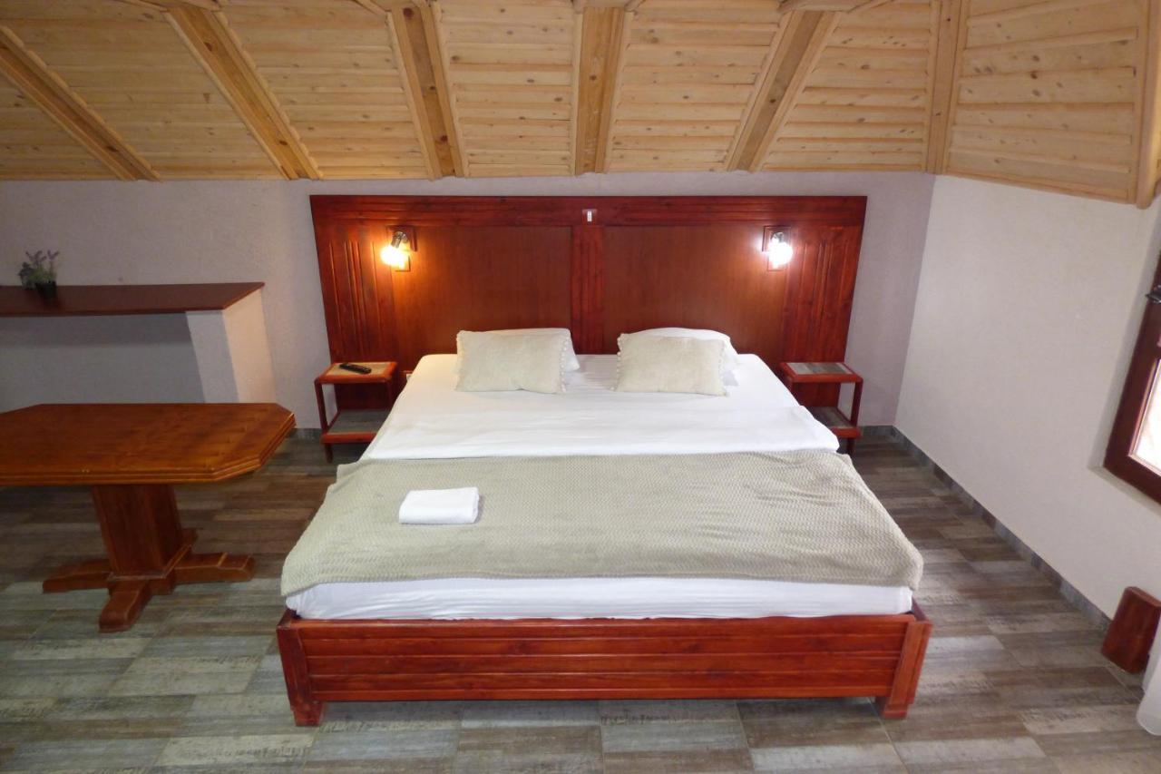 Hotel Etno Centar Balasevic Boljevac ภายนอก รูปภาพ